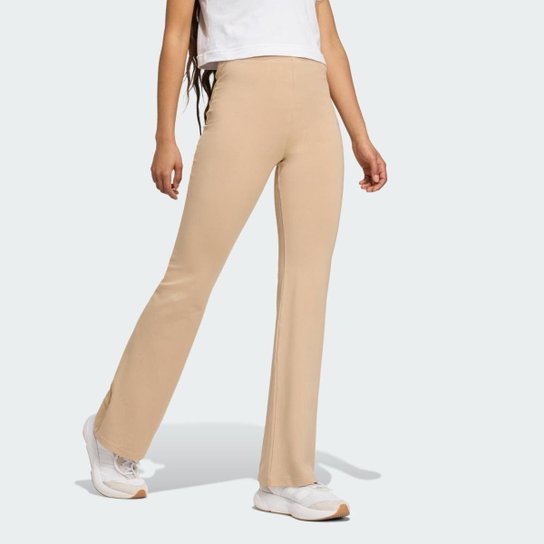 Calça Legging Adidas Flare Essentials com Logo Pequeno Feminina