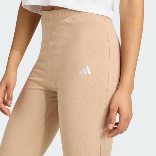 Calça Legging Adidas Flare Essentials com Logo Pequeno Feminina