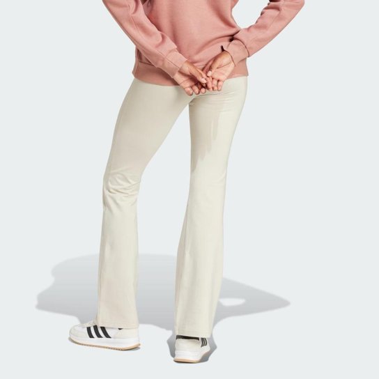 Calça Legging Adidas Flare Essentials com Logo Pequeno Feminina