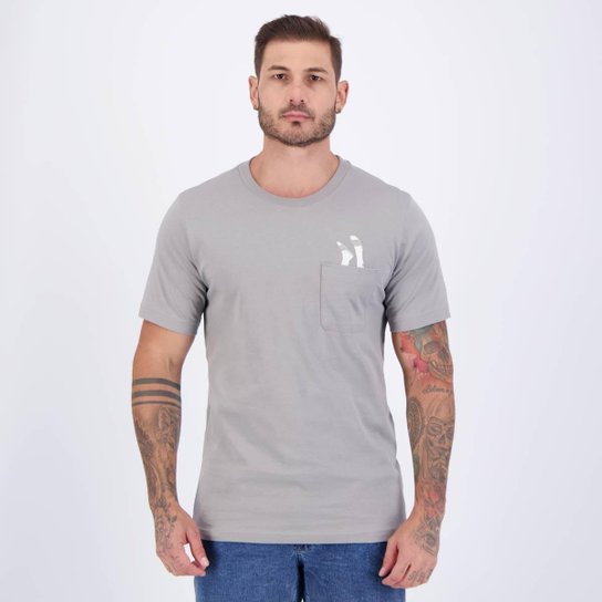 Camiseta Adidas Grafica Slide Com Bolso Cinza
