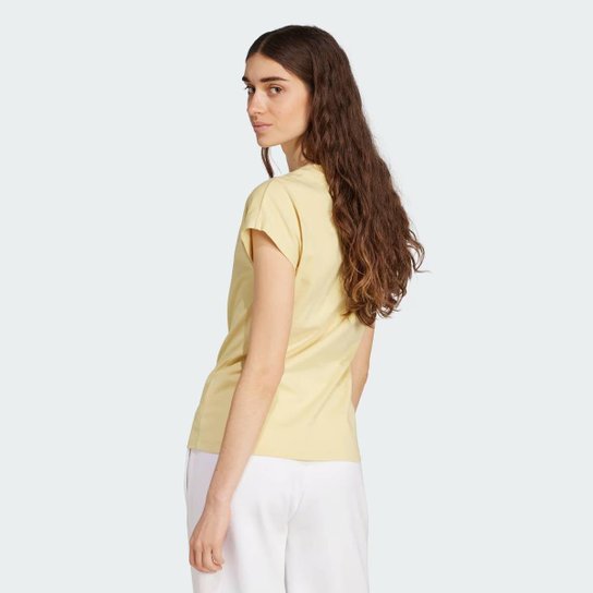 Camiseta Adidas Logo Linear Feminina Amarelo Claro