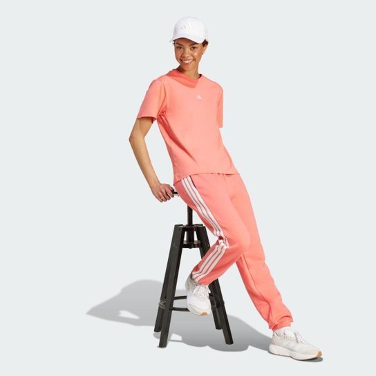 Camiseta Adidas Small Logo Feminina