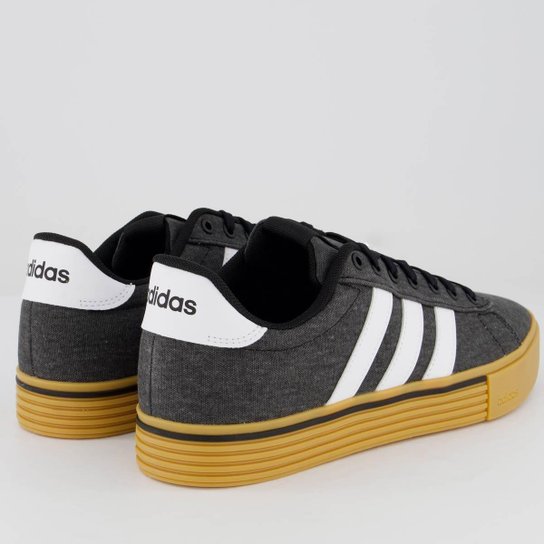 Tênis Adidas Daily 4.0 Preto e Branco